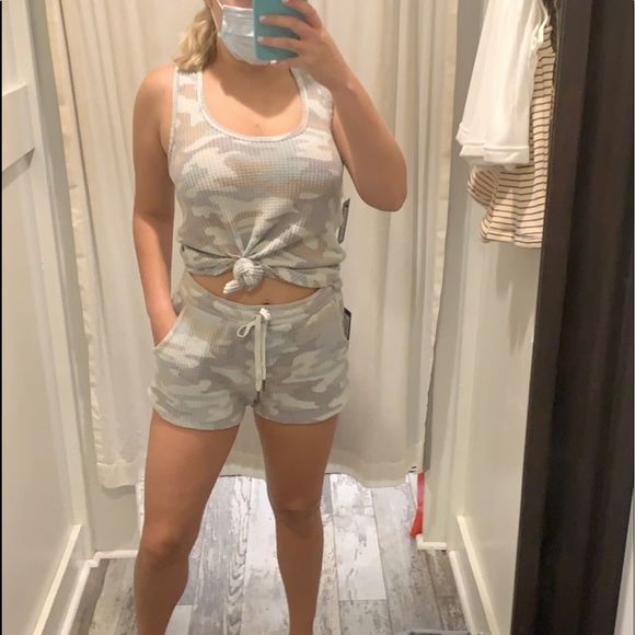 etiqutte boutique Other - a set camo top size small-medium shorts-small